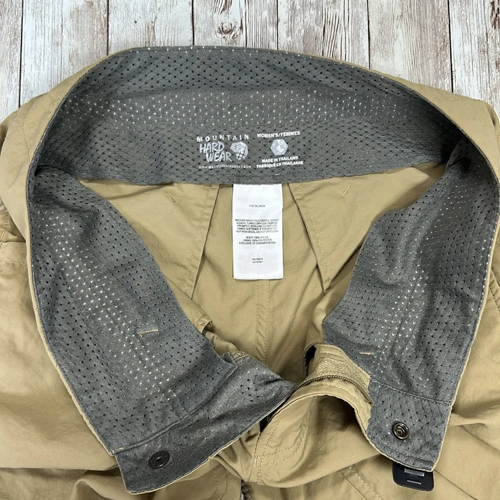 Mountain Hardware Women's Belted Cargo Shorts sz 4 Tan Nylon Hiking Outdoor 8” - Picture 8 of 16
